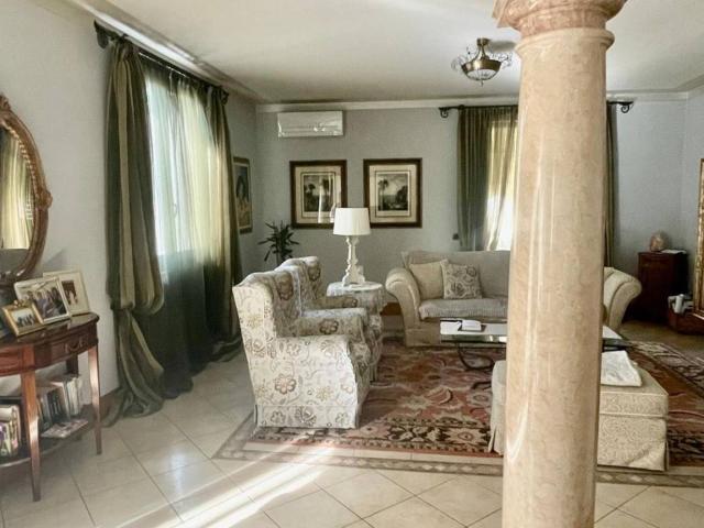 Villa Indipendente in vendita a Gambara, Lombardia