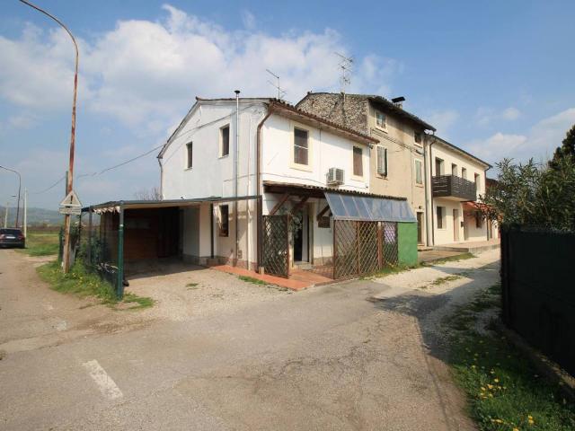 Villa Indipendente in vendita a Gambellara, Vicenza