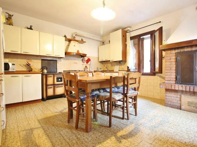 Villa Indipendente in vendita a Gambellara, Veneto