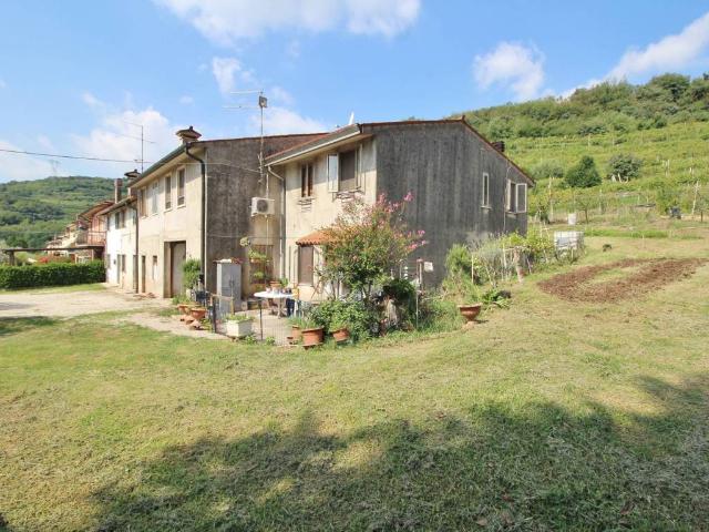Villa Indipendente in vendita a Gambellara, Veneto