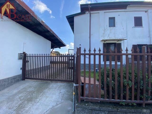 Villa Indipendente in vendita a Gambolò, Pavia