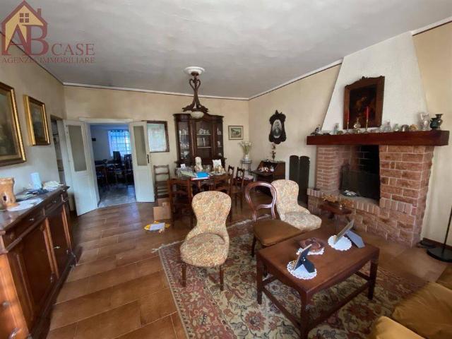 Villa Indipendente in vendita a Gambolò, Pavia