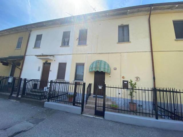 Villa Indipendente in vendita a Gambolò, Lombardia