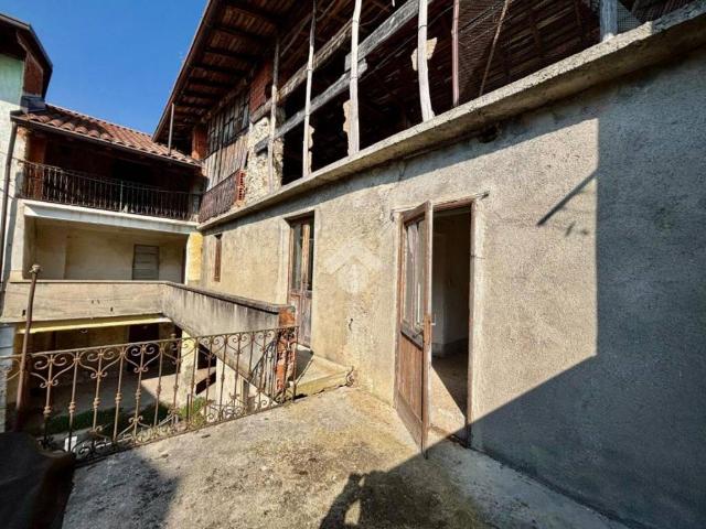 Villa Indipendente in vendita a Cirano, Gandino
