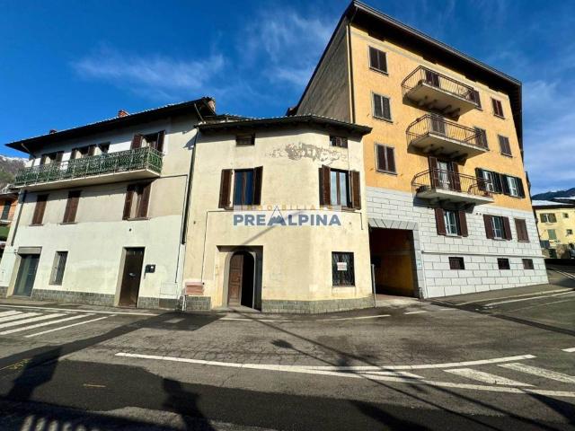 Villa Indipendente in vendita a Gandino, Lombardia