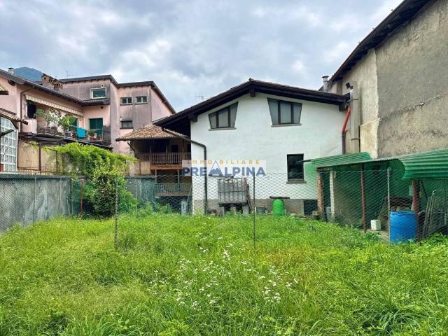 Villa Indipendente in vendita a Barzizza, Gandino