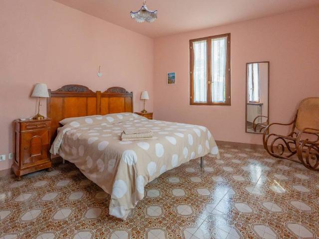 Villa Indipendente in vendita a Comunità Montana Parco Alto Garda bresciano, Gardone Riviera