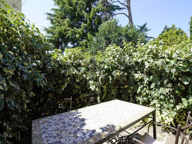 Villa Indipendente in vendita a Comunità Montana Parco Alto Garda bresciano, Gardone Riviera