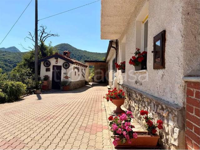 Villa Indipendente in vendita a Valsorda, Piemonte
