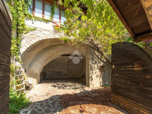 Villa Indipendente in vendita a Comunità Montana Parco Alto Garda bresciano, Gargnano