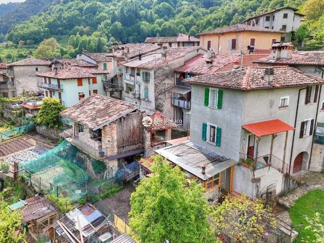 Villa Indipendente in vendita a Comunità Montana Parco Alto Garda bresciano, Gargnano