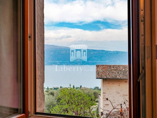 Villa Indipendente in vendita a Comunità Montana Parco Alto Garda bresciano, Gargnano