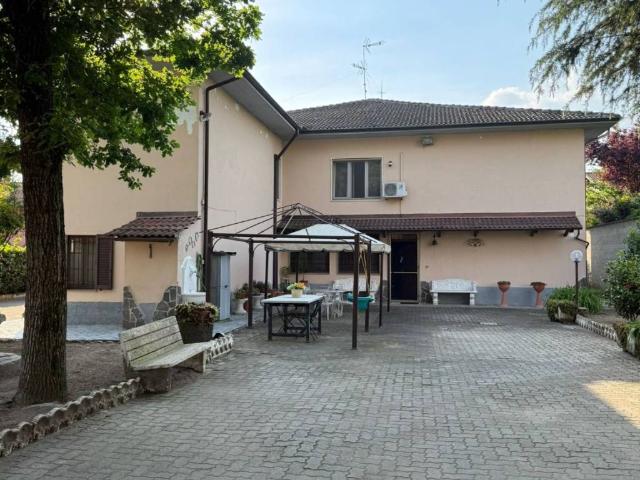Villa Indipendente in vendita a Garlasco, Lombardia