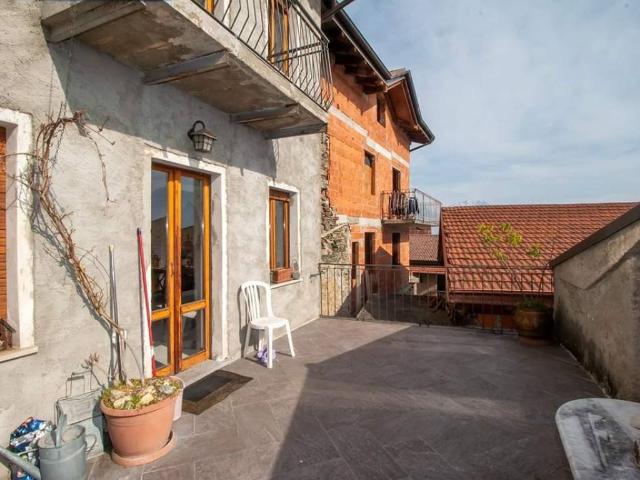 Villa Indipendente in vendita a Garzeno, Lombardia