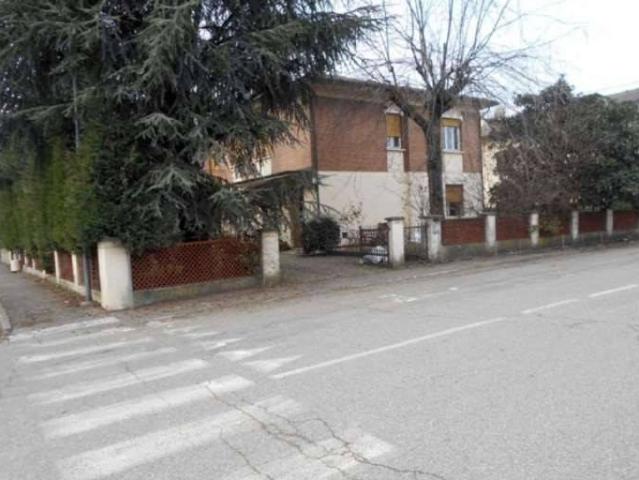 Villa Indipendente in vendita a Val d’Enza, Re