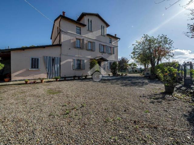 Villa Indipendente in vendita a Val d’Enza, Re