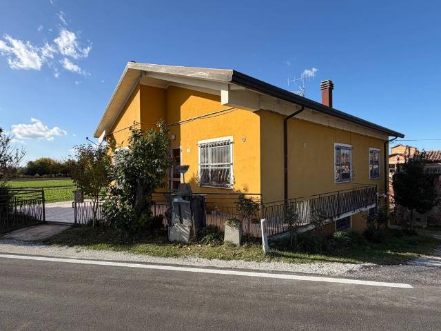 Villa Indipendente in vendita a Sant Angelo, Gatteo