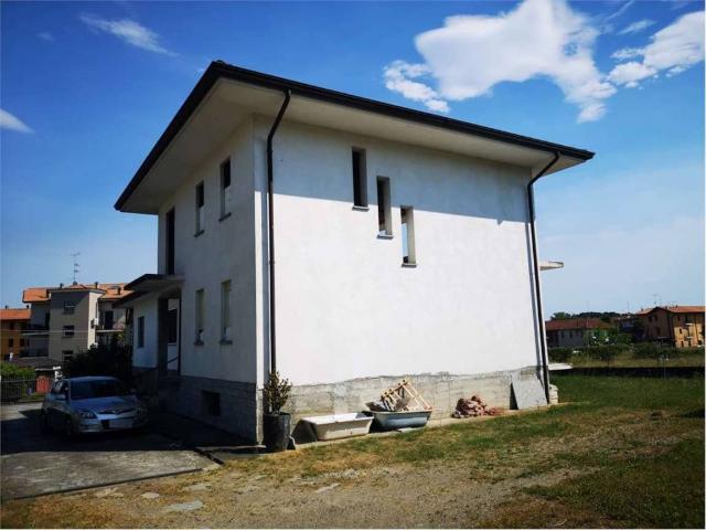 Villa Indipendente in vendita a Gattico-Veruno, Piemonte