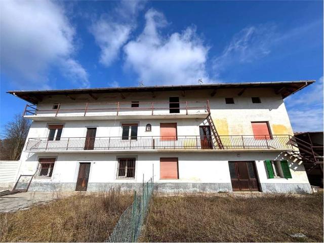 Villa Indipendente in vendita a Gattico-Veruno, Piemonte