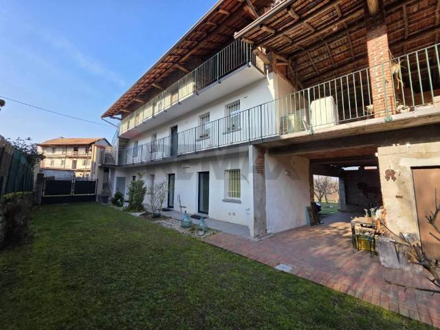Villa Indipendente in vendita a Gattico-Veruno, Piemonte