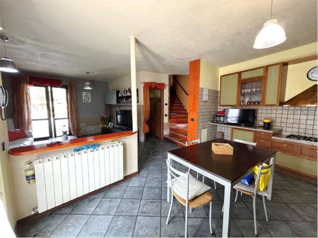 Villa Indipendente in vendita a Gattico, Novara