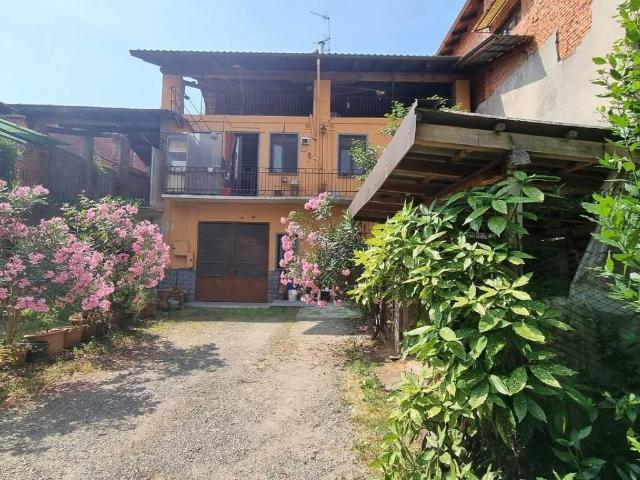 Villa Indipendente in vendita a Piemonte, Vercelli