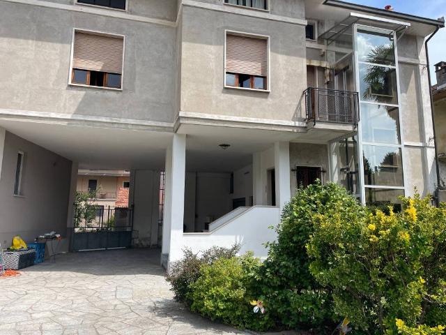 Villa Indipendente in vendita a Piemonte, Vercelli
