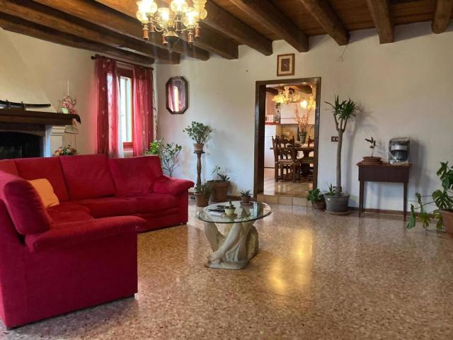 Villa Indipendente in vendita a Gavello, Veneto