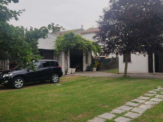 Villa Indipendente in vendita a Gavello, Veneto