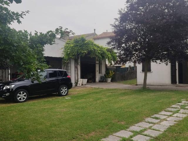 Villa Indipendente in vendita a Gavello, Veneto