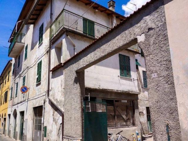 Villa Indipendente in vendita a Gavi, Alessandria
