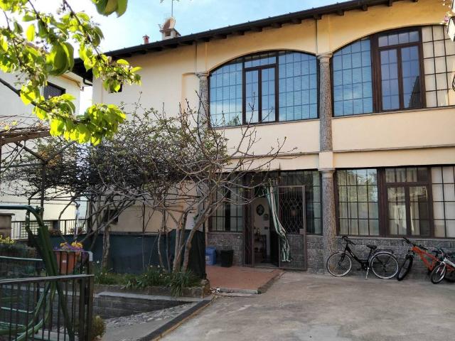 Villa Indipendente in vendita a Comunità Montana Valli del Verbano, Gavirate