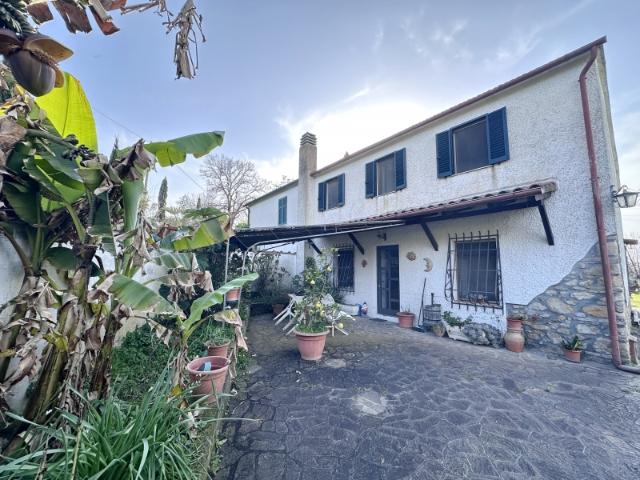 Villa Indipendente in vendita a Bivio Di Ravi, Toscana