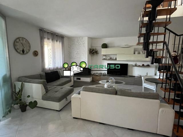 Villa Indipendente in vendita a Bivio Di Ravi, Toscana