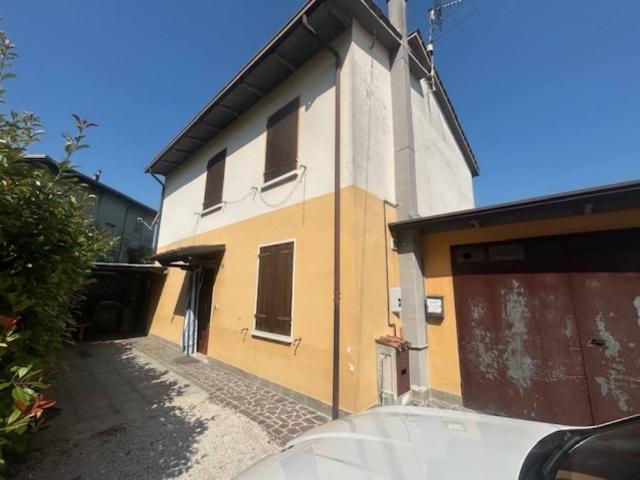 Villa Indipendente in vendita a Gazoldo Degli Ippoliti, Lombardia