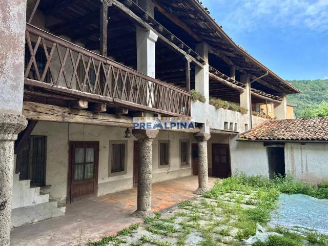 Villa Indipendente in vendita a Rova, Gazzaniga