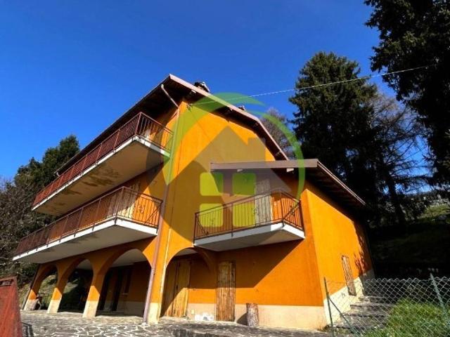 Villa Indipendente in vendita a Catabione, Gazzaniga