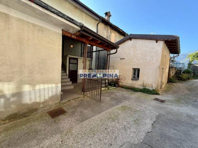 Villa Indipendente in vendita a Gromplà, Gazzaniga