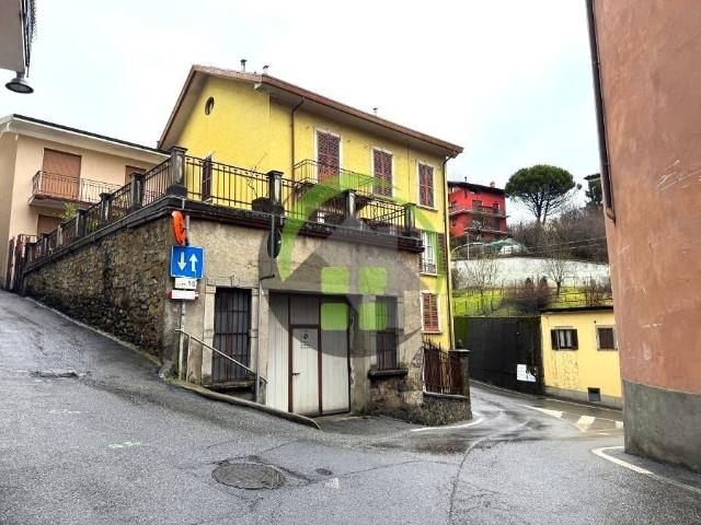 Villa Indipendente in vendita a Orezzo, Gazzaniga