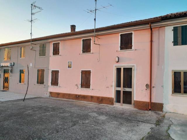 Villa Indipendente in vendita a Gazzo Veronese, Correzzo