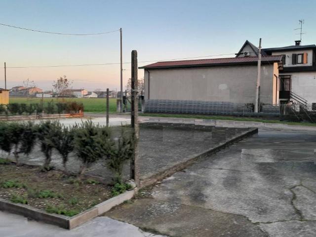 Villa Indipendente in vendita a Gazzo Veronese, Correzzo