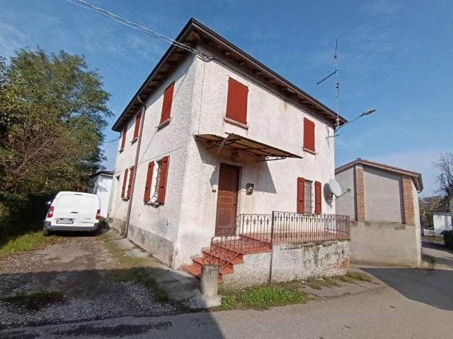 Villa Indipendente in vendita a Gazzola, Reggio Emilia
