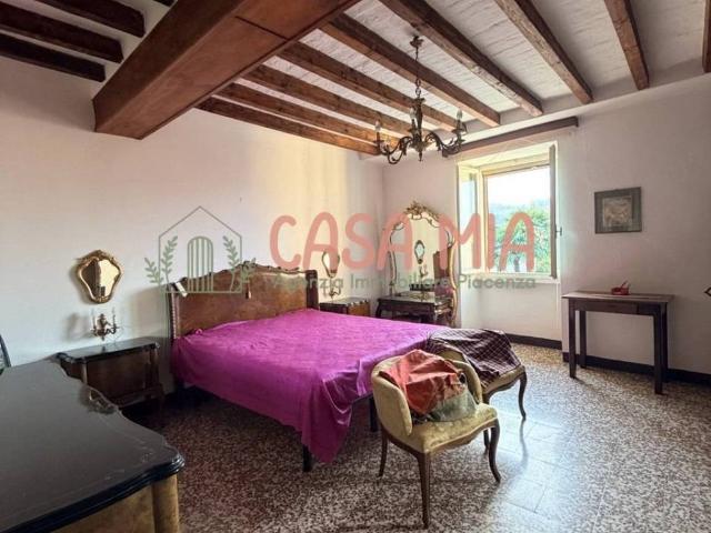 Villa Indipendente in vendita a Momeliano, Gazzola