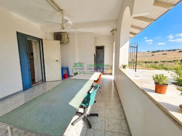 Villa Indipendente in vendita a Gela, Caltanissetta
