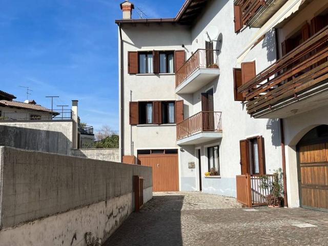 Villa Indipendente in vendita a Gemona Del Friuli, Friuli-Venezia Giulia