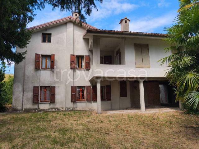 Villa Indipendente in vendita a Gemona Del Friuli, Friuli-Venezia Giulia