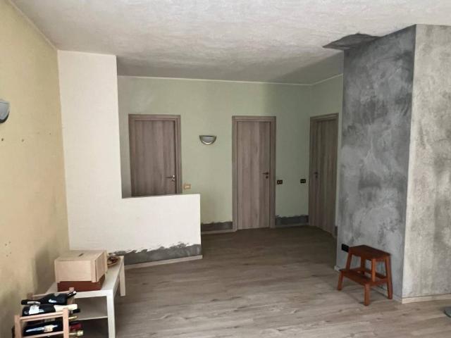Villa Indipendente in vendita a Comunità Montana Valli del Verbano, Gemonio