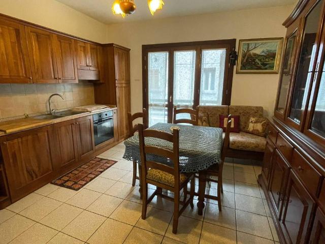 Villa Indipendente in vendita a Comunità Montana Valli del Verbano, Gemonio