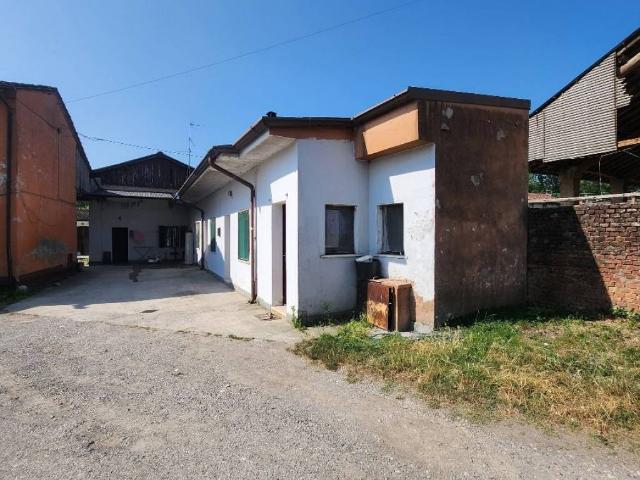 Villa Indipendente in vendita a Genivolta, Lombardia