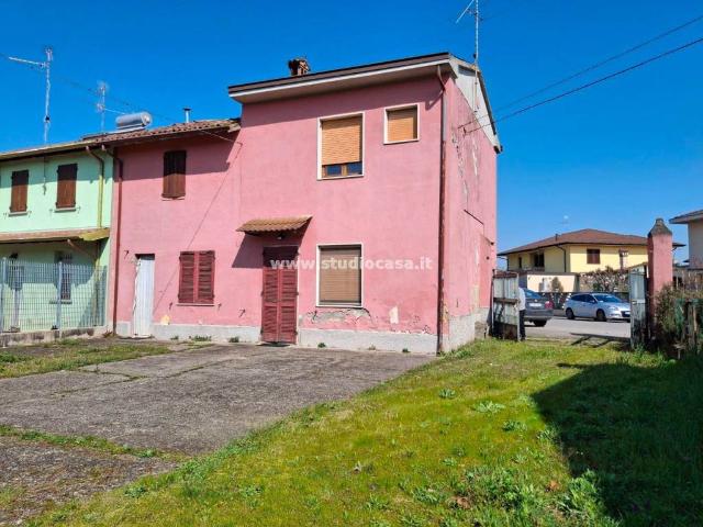 Villa Indipendente in vendita a Genivolta, Lombardia